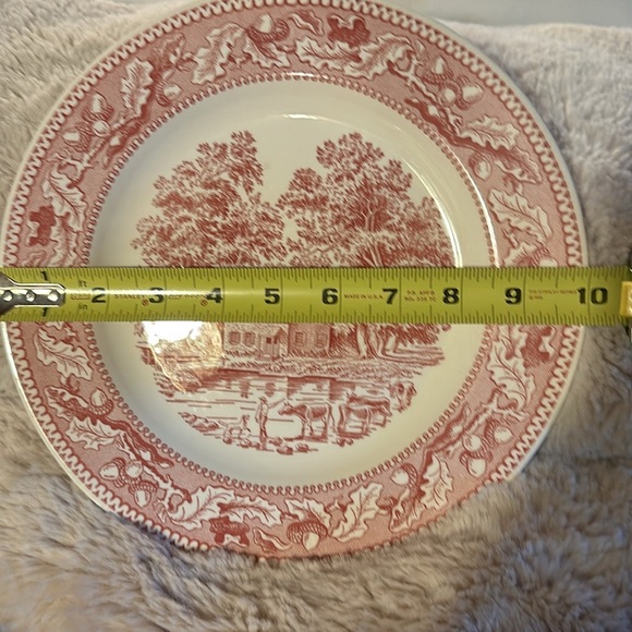 COPY Early Americana Very Collectible Dinner Plate Farm/Harvest Design Red/White - Picture 4 of 5